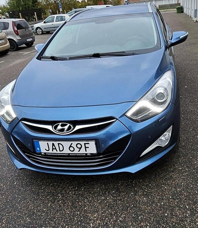 Blå Begagnad 2012 Hyundai i40 Kombi | 85 000 kr (Bra pris) - Bild 1/4