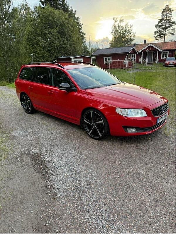 Röd Begagnad 2016 Volvo V70 Dynamic Kombi | 160 000 kr (Lite dyr) - Bild 1/4