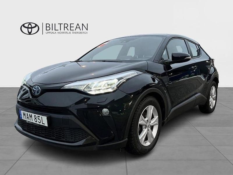 Svart Begagnad 2022 Toyota C-HR Active SUV | 259 000 kr (Marknadspris) - Bild 1/3