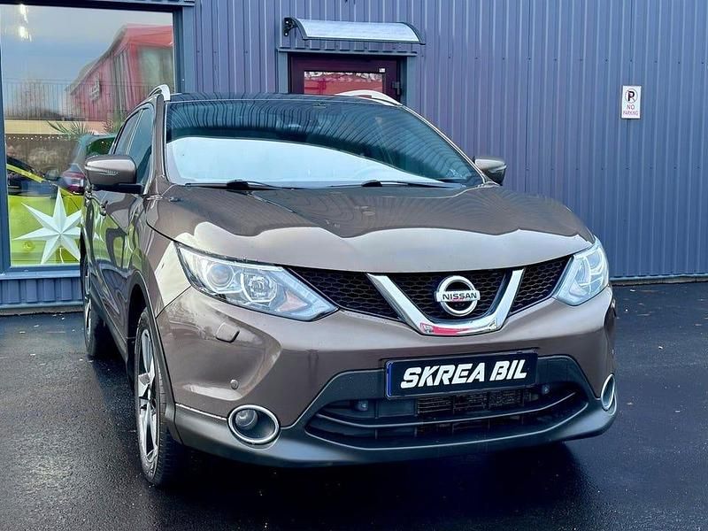 Begagnad Nissan Qashqai 117 HK (86 kW) 2017 Brun SUV