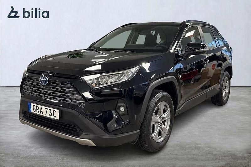 Svart Begagnad 2024 Toyota RAV4 Hybrid Active SUV | 399 900 kr (Bra pris) - Bild 1/3
