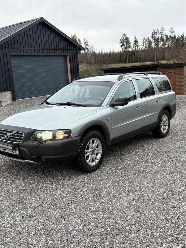 Grön Begagnad 2004 Volvo XC70 Business Edition Kombi | 25 000 kr (Superpris) - Bild 1/4