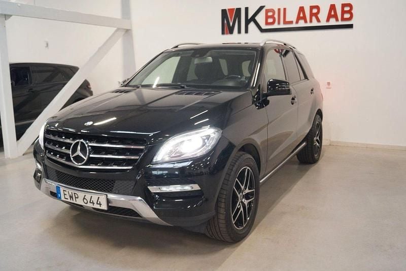 Svart Begagnad 2014 Mercedes ML350 SUV | 244 900 kr (Marknadspris) - Bild 1/4
