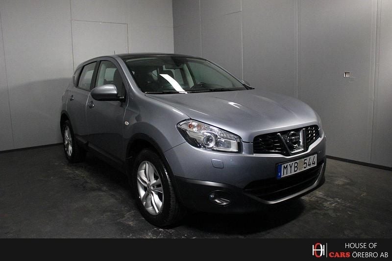 Grå Begagnad 2012 Nissan Qashqai SUV | 104 900 kr (Marknadspris) - Bild 1/4