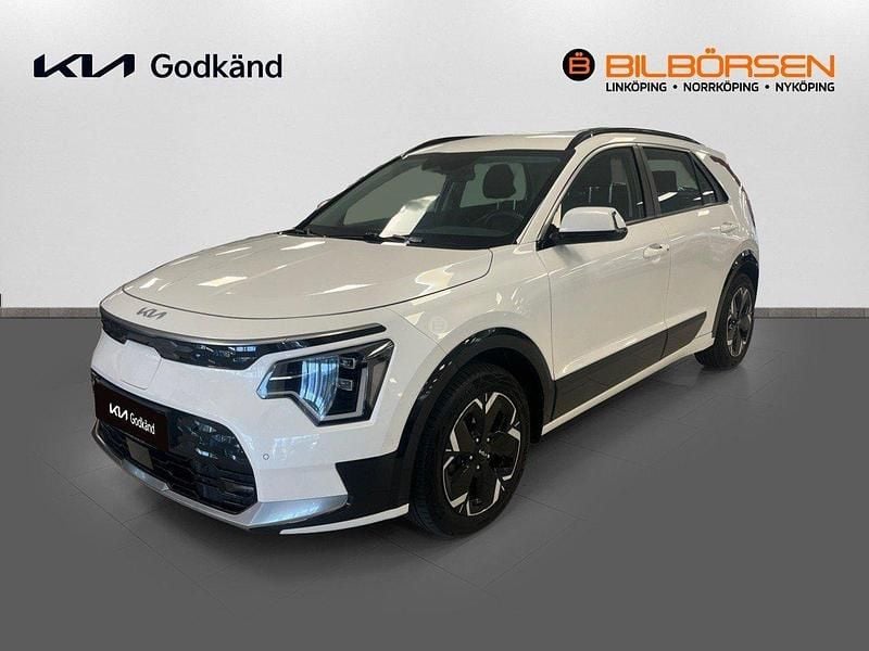 Vit Begagnad 2022 Kia e-Niro SUV | 329 900 kr - Bild 1/4