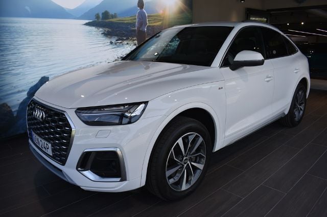 Ibisvit Begagnad 2021 Audi Q5 Sportback S-Line SUV | 539 000 kr (Dyr) - Bild 1/4