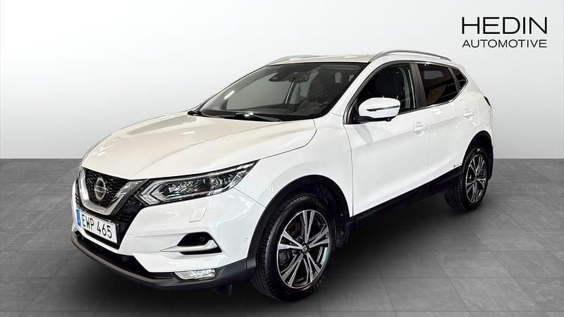 Vit (white) Begagnad 2018 Nissan Qashqai Tekna SUV | 169 900 kr (Marknadspris) - Bild 1/4