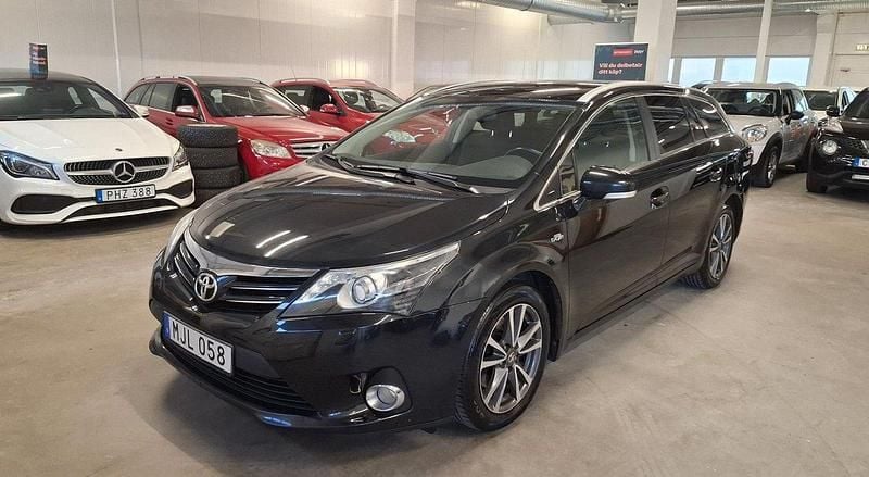 Svart Begagnad 2012 Toyota Avensis Business Edition Kombi | 75 000 kr (Marknadspris) - Bild 1/4