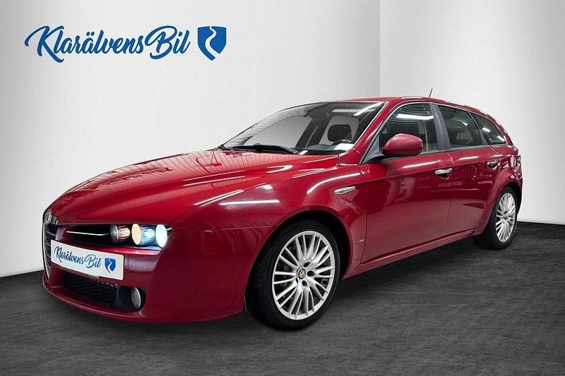 Röd Begagnad 2010 Alfa Romeo 159 Kombi | 54 900 kr (Marknadspris) - Bild 1/4