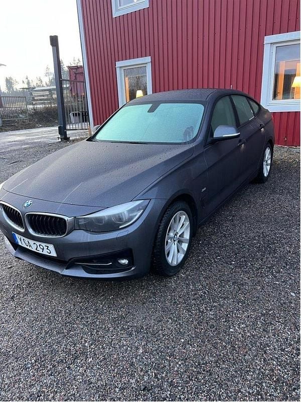 Grå Begagnad 2017 BMW 320 Gran Turismo Sport Line Halvkombi | 130 000 kr (Bra pris) - Bild 1/3