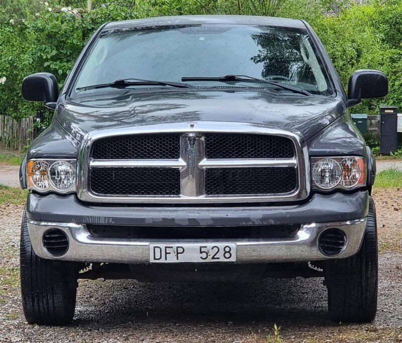 Röd Begagnad 2004 Dodge Ram Pickup | 160 000 kr (Dyr) - Bild 1/4