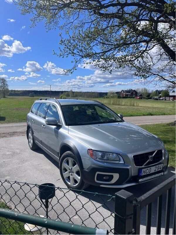 Silver Begagnad 2009 Volvo XC70 Summum SUV | 87 000 kr (Superpris) - Bild 1/4