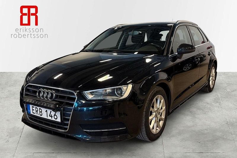 Svart Begagnad 2015 Audi A3 Sportback Halvkombi | 129 900 kr (Marknadspris) - Bild 1/4