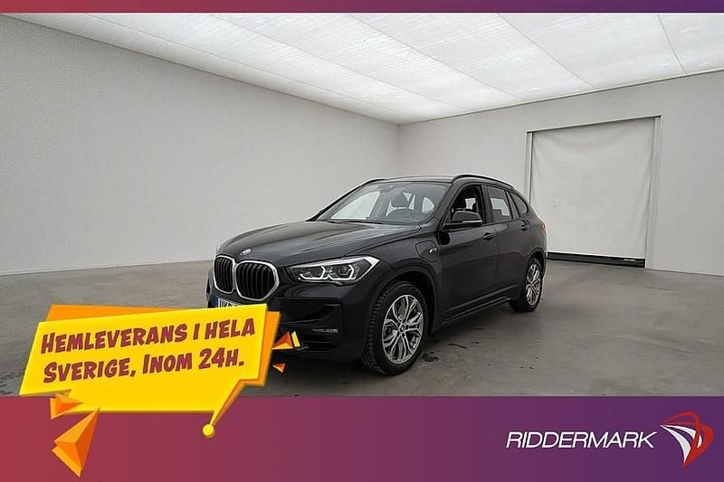 Svart Begagnad 2021 BMW X1 Sport Line SUV | 314 800 kr (Marknadspris) - Bild 1/3