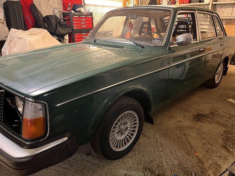 Begagnad Volvo 244 82 HK (60 kW) 1975 Sedan