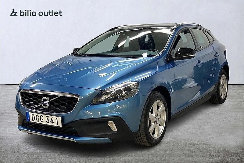 Blå Begagnad 2015 Volvo V40 Momentum Halvkombi | 119 900 kr (Bra pris) - Bild 1/4