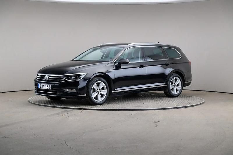Deep black pearl (pearl) Begagnad 2023 VW Passat GT Kombi | 269 000 kr (Marknadspris) - Bild 1/4