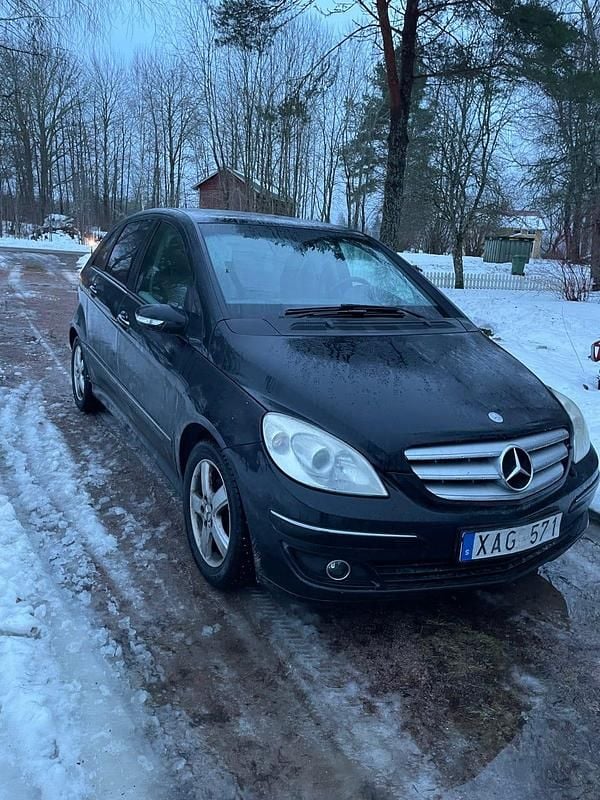 Begagnad Mercedes B170 116 HK (85 kW) 2006 Minibuss