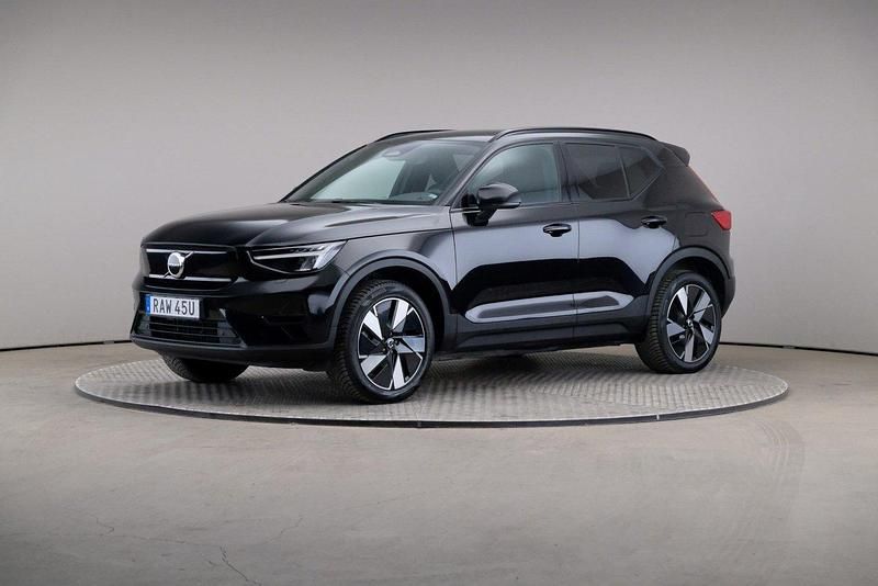 Svart (onyx black (metallic)) Begagnad 2023 Volvo XC40 Core SUV | 339 000 kr - Bild 1/4
