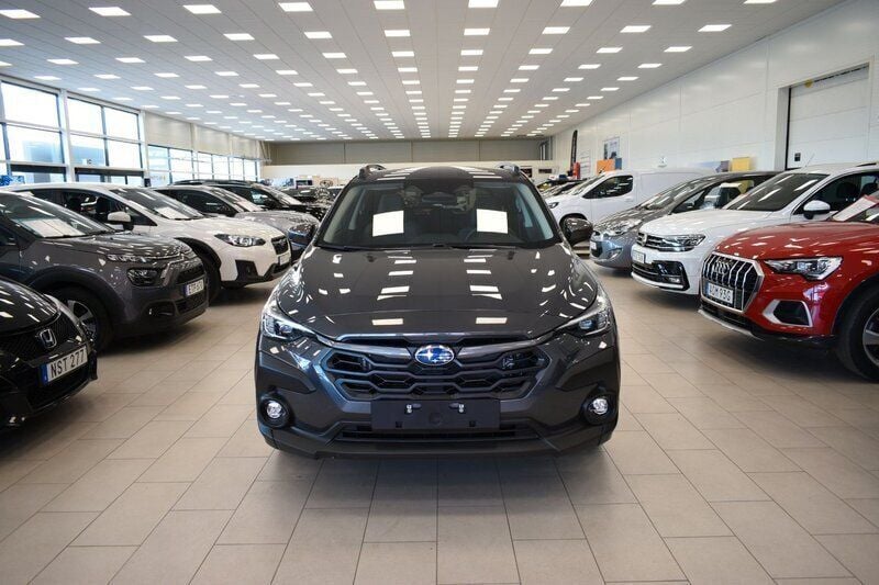 Grå (gråmetallic) Begagnad 2025 Subaru Crosstrek SUV | 399 900 kr (Marknadspris) - Bild 1/4