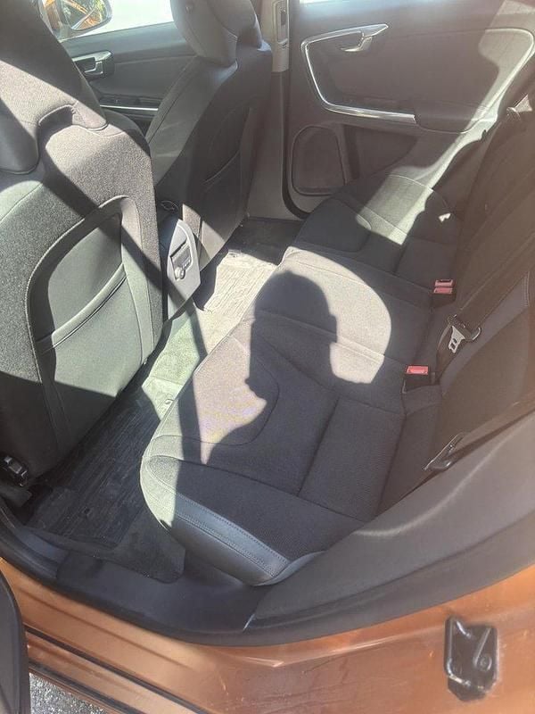 Brun Begagnad 2012 Volvo S60 Momentum Sedan | 75 000 kr (Marknadspris) - Bild 1/4