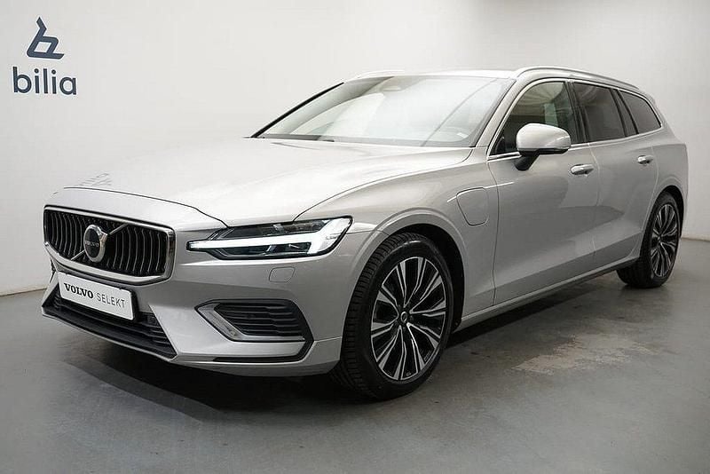 Silver Begagnad 2024 Volvo V60 Core Kombi | 399 900 kr (Marknadspris) - Bild 1/3