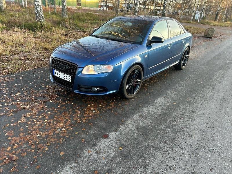 Blå Begagnad 2006 Audi A4 Comfort Sedan | 47 000 kr (Marknadspris) - Bild 1/4