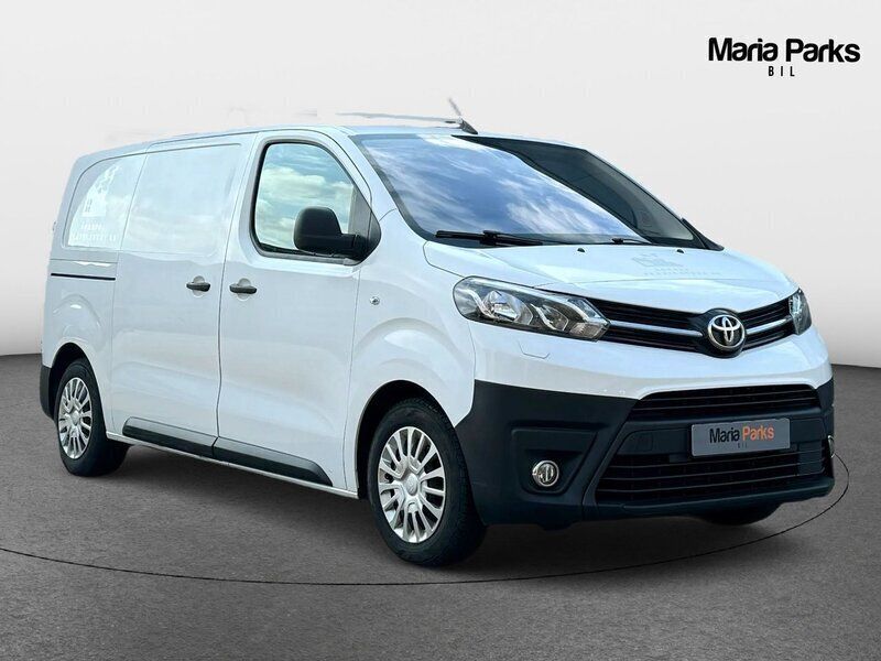 Vit Begagnad 2018 Toyota Proace Van | 159 000 kr (Lite dyr) - Bild 1/4