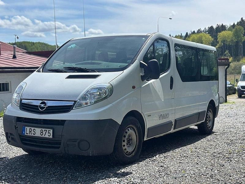 Vit Begagnad 2012 Opel Vivaro Van | 114 900 kr - Bild 1/4