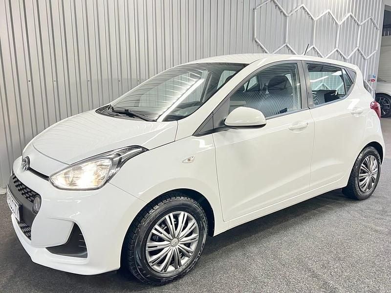 Begagnad Hyundai i10 67 HK (49 kW) 2020 Vit Halvkombi