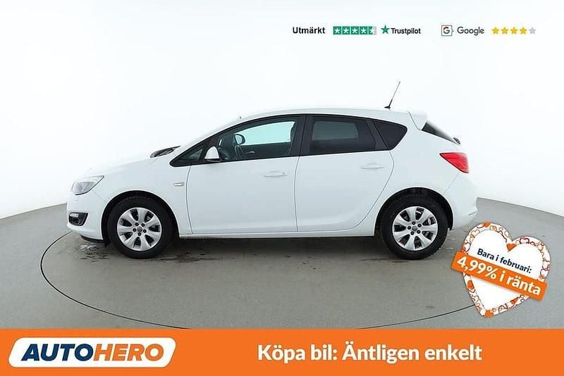 Begagnad Opel Astra Enjoy 116 HK (85 kW) 2014 Vit Halvkombi