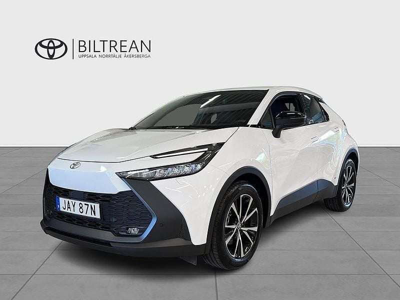 Vit Begagnad 2023 Toyota C-HR Style SUV | 399 000 kr (Bra pris) - Bild 1/3