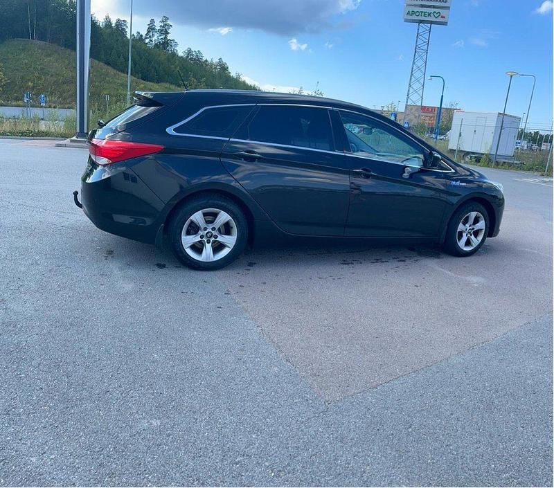 Svart Begagnad 2012 Hyundai i40 Select Kombi | 60 000 kr - Bild 1/4