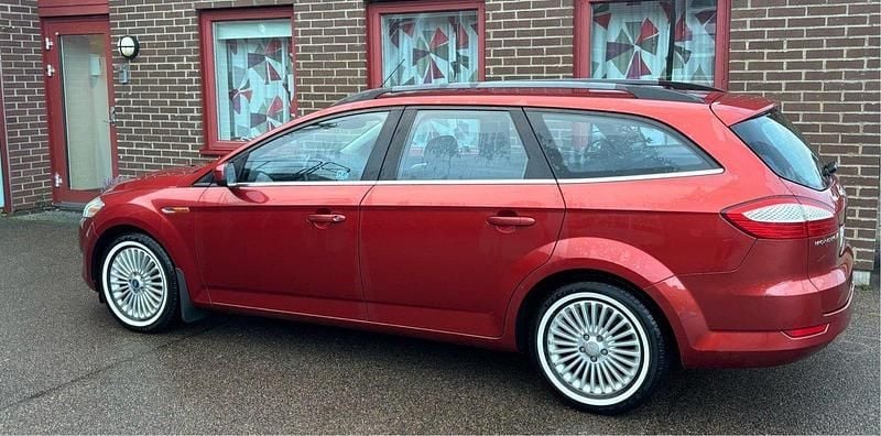 Röd Begagnad 2009 Ford Mondeo Titanium Kombi | 25 500 kr (Marknadspris) - Bild 1/4