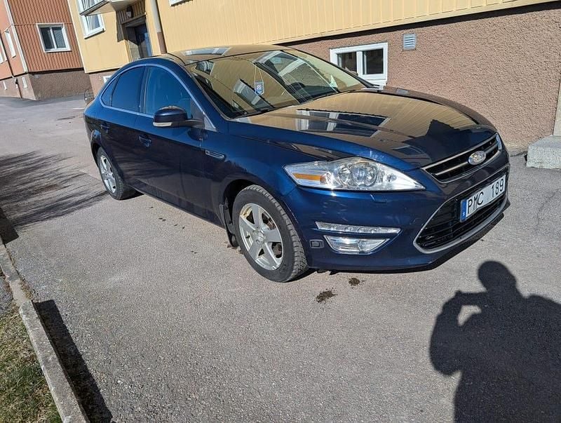 Begagnad 2011 Ford Mondeo Halvkombi | 45 000 kr (Marknadspris) - Bild 1/4