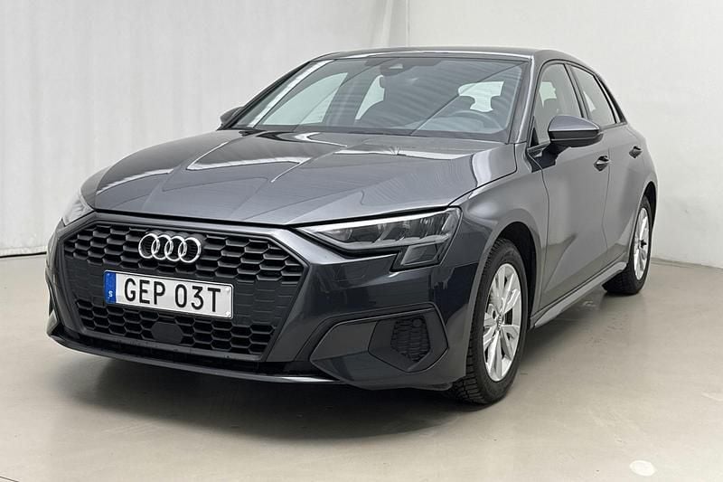 Grå Begagnad 2022 Audi A3 Proline | 235 000 kr (Bra pris) - Bild 1/4