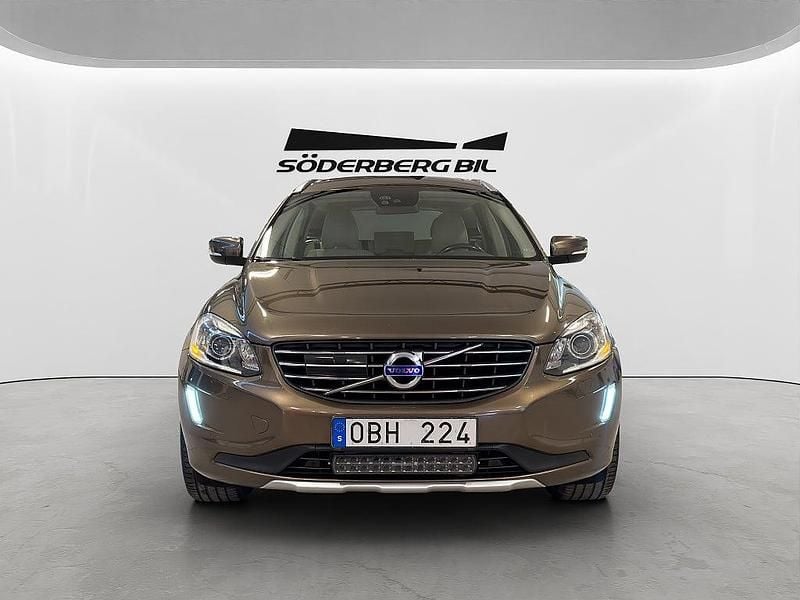 Begagnad Volvo XC60 Summum 215 HK (158 kW) 2013 Brun SUV