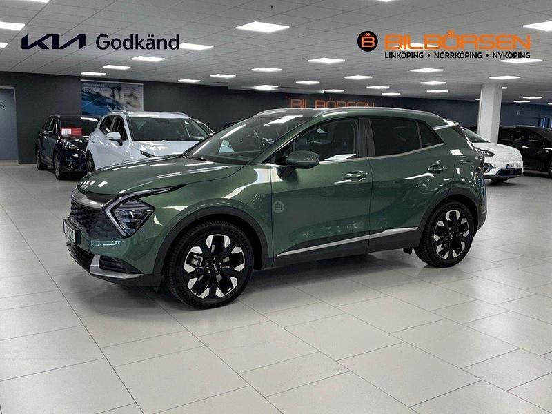 Grön Begagnad 2024 Kia Sportage Advance SUV | 429 900 kr (Marknadspris) - Bild 1/4