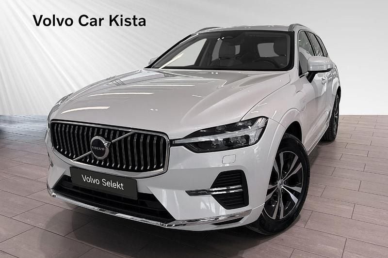 Begagnad Volvo XC60 Core 355 HK (261 kW) 2022 Vit SUV