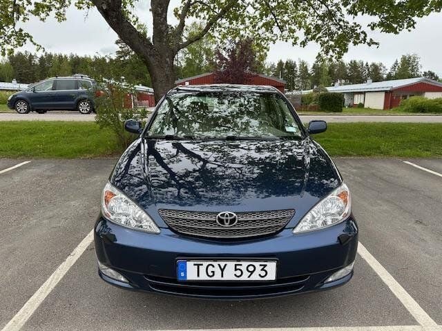 Blå Begagnad 2002 Toyota Camry Sedan | 48 000 kr - Bild 1/4