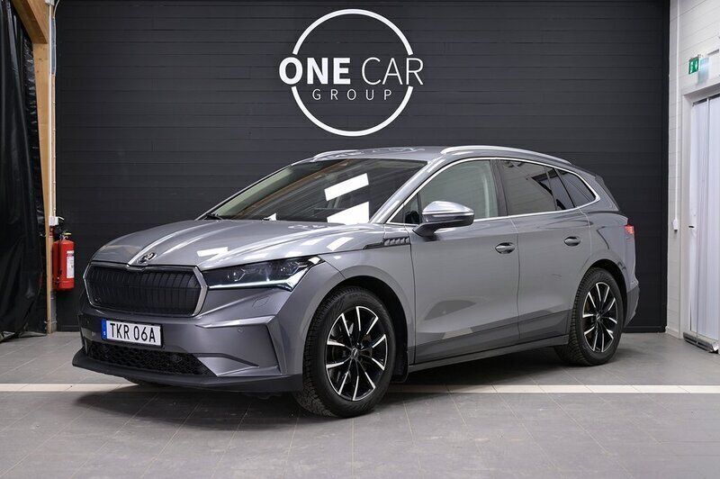 Grå Begagnad 2022 Skoda Enyaq iV Family SUV | 349 800 kr (Bra pris) - Bild 1/4