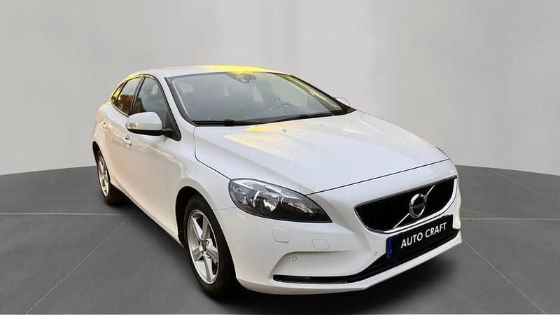 Begagnad Volvo V40 Kinetic 120 HK (88 kW) 2017 Vit Kombi