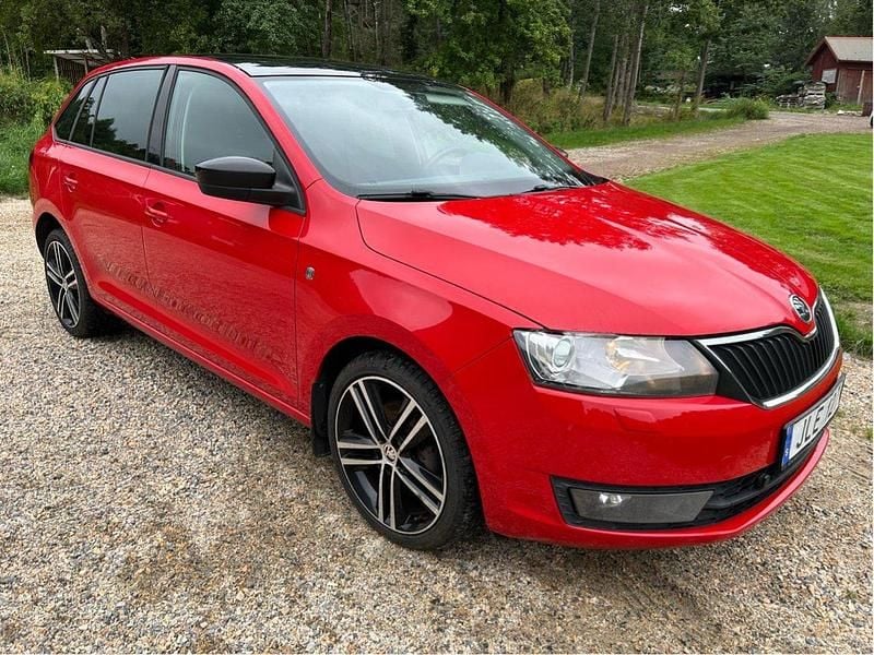 Röd Begagnad 2014 Skoda Rapid Style Halvkombi | 56 900 kr (Marknadspris) - Bild 1/4