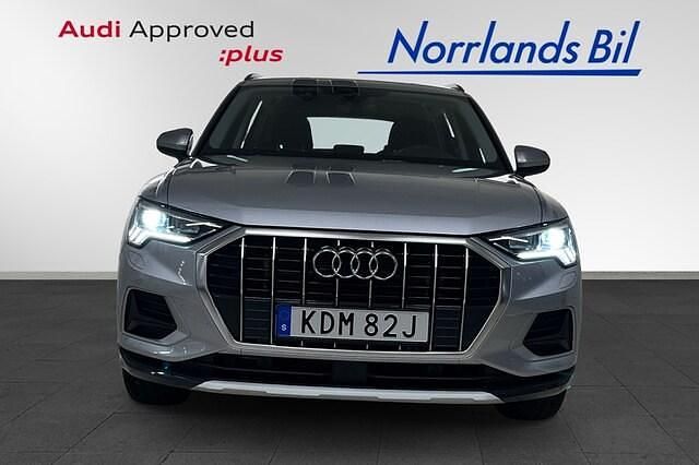 Begagnad Audi Q3 Advanced Plus 150 HK (110 kW) 2024 Florettsilver metallic SUV