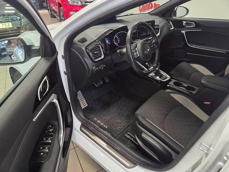 Begagnad Kia Ceed Sportswagon GT-Line 140 HK (102 kW) 2019 Vit Kombi