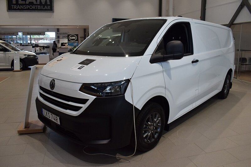 Vit (clear white) Ny 2025 VW T6.1 Van | 647 438 kr (Marknadspris) - Bild 1/4