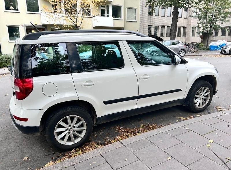 Begagnad 2015 Skoda Yeti Outdoor SUV | 79 000 kr (Marknadspris) - Bild 1/4