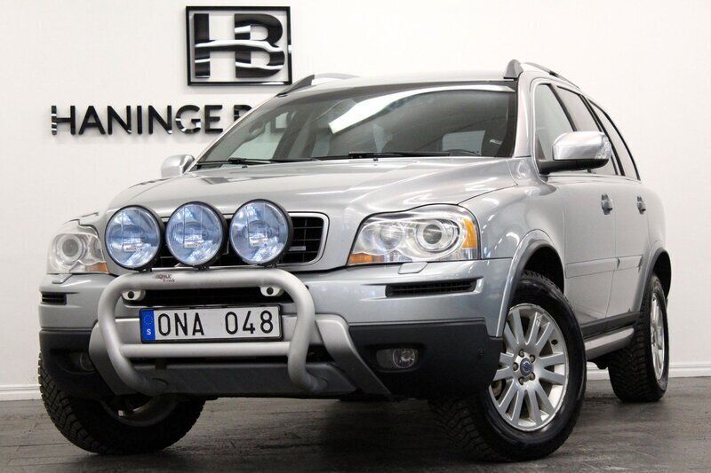Silver Begagnad 2009 Volvo XC90 R-Design SUV | 109 900 kr (Lite dyr) - Bild 1/4