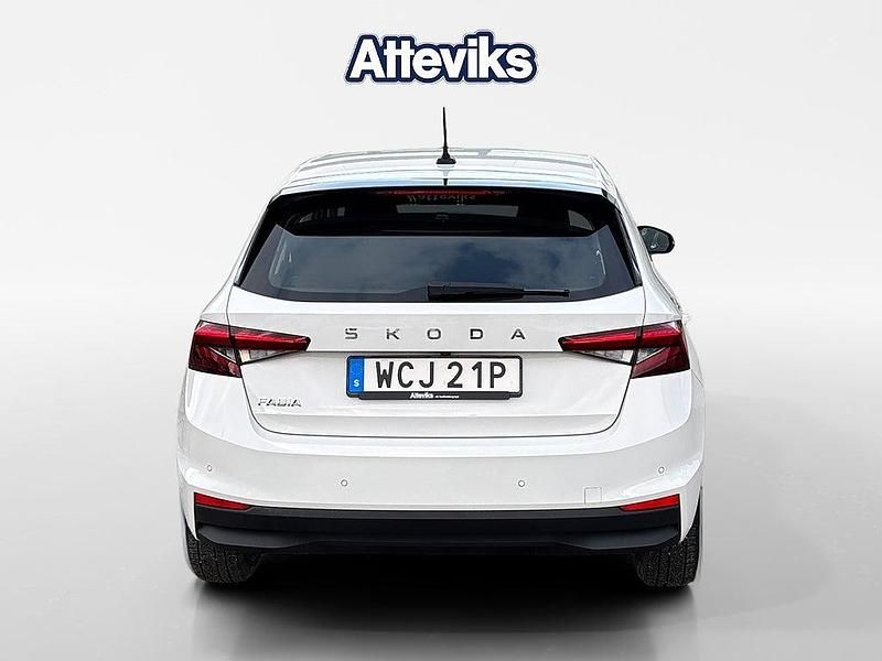 Begagnad Skoda Fabia 116 HK (85 kW) 2024 Vit Halvkombi