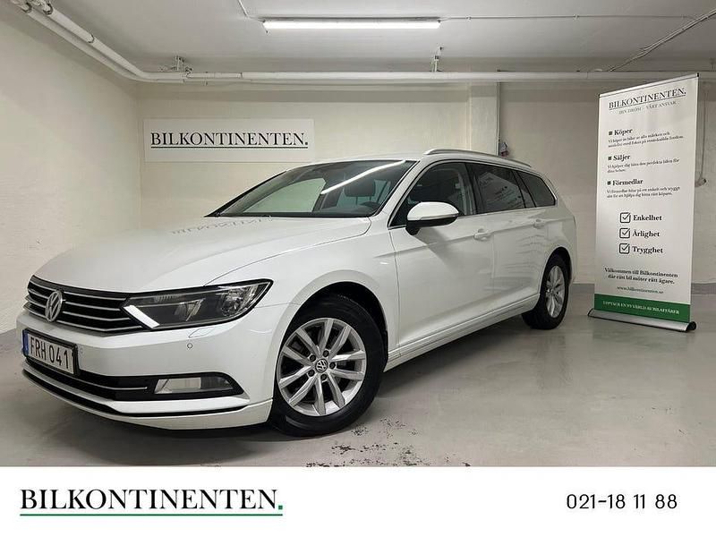 Vit Begagnad 2015 VW Passat S Kombi | 98 900 kr (Bra pris) - Bild 1/4